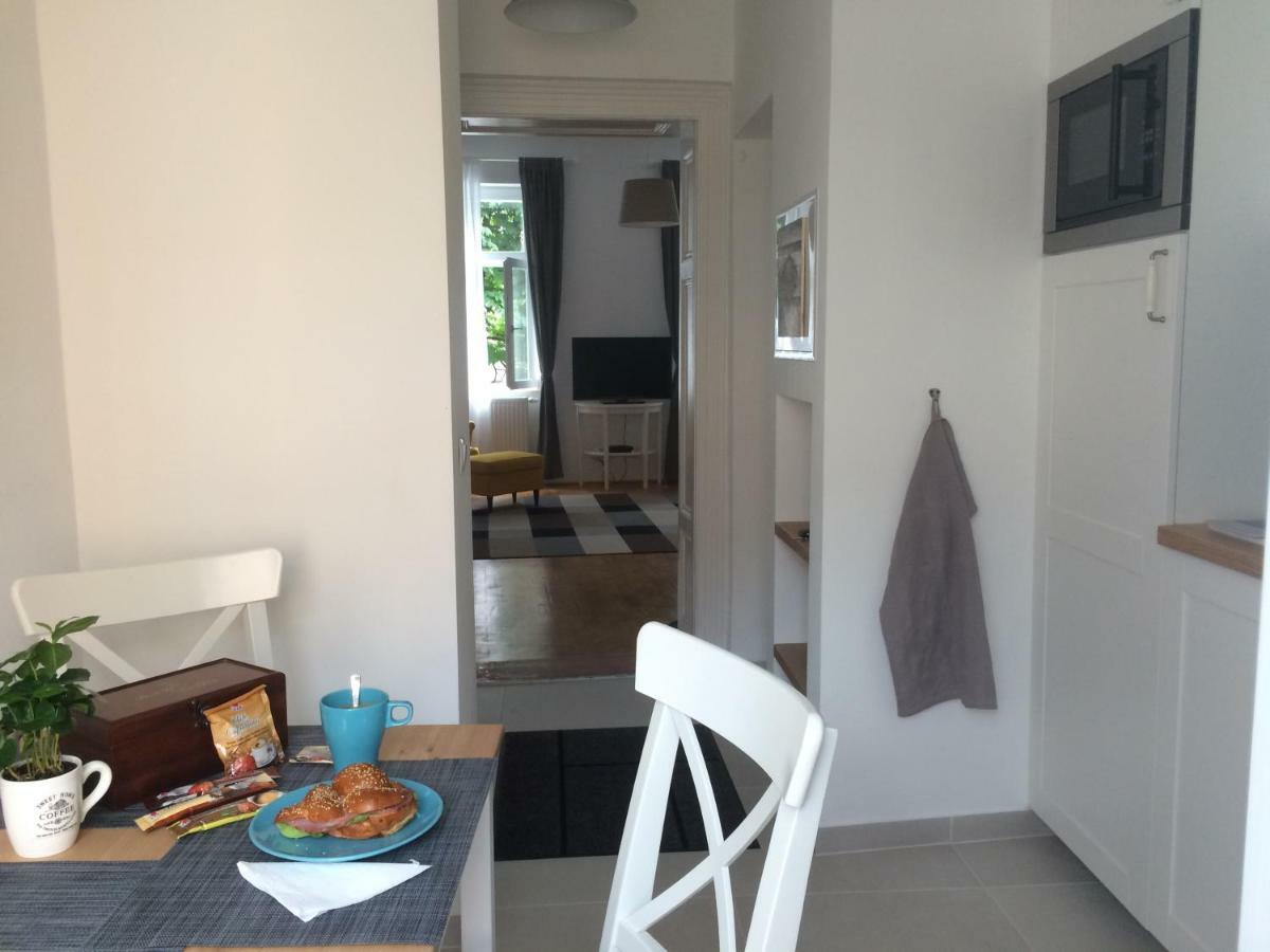 Enjoy Apartman Шопрон Экстерьер фото